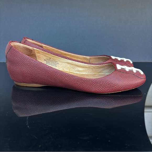 Charis Doxa Touchdown Football Flats Size 8.5 - Picture 3 of 12